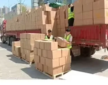 Loading cartons for shipment